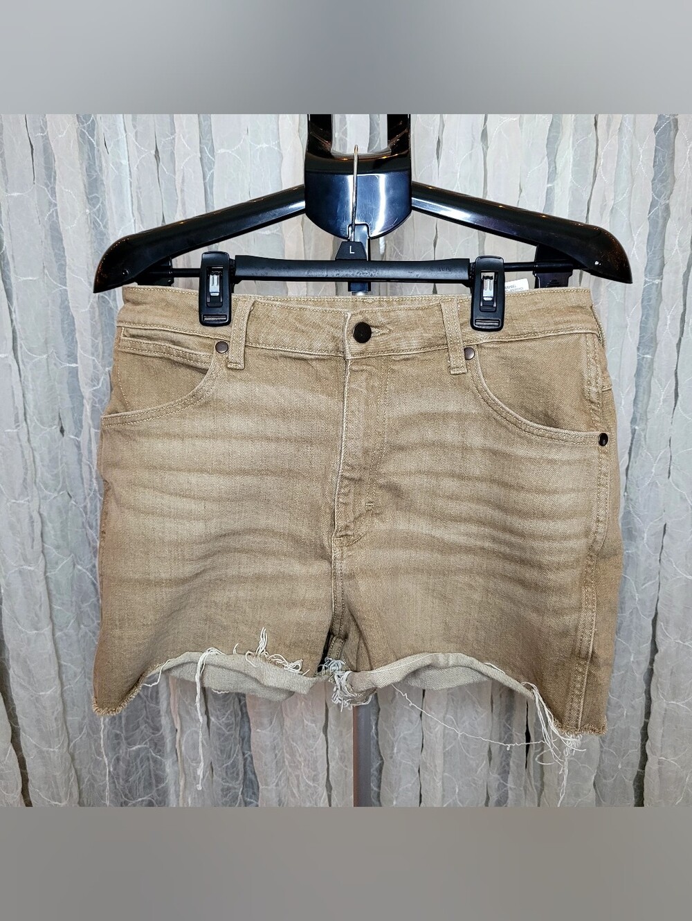 Wrangler High Rise Raw Hem Tan Denim Shorts Cut Offs Size 31/11 Women's
